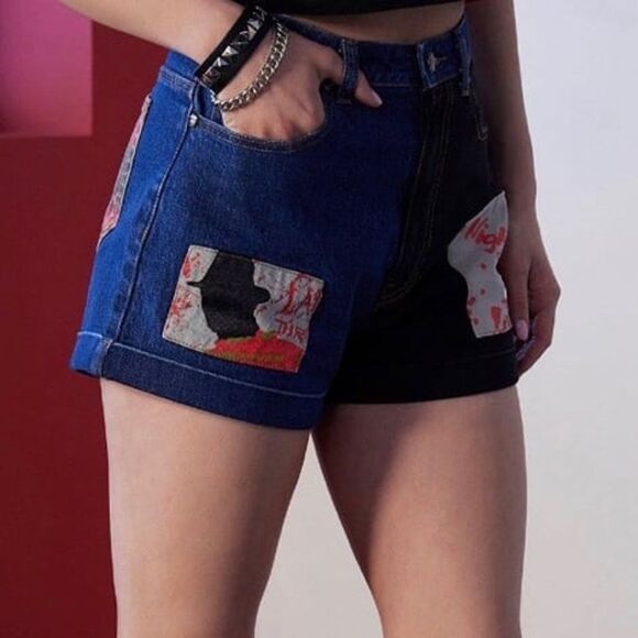 Hot Topic A Nightmare On Elm Street Freddy Patches Mom Shorts Freddy Krueger NWT - Picture 3 of 7